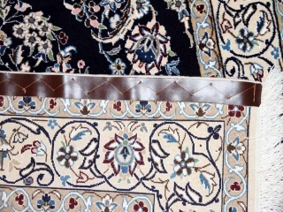ペルシャ絨毯ナイン、シックな紺の色彩ラグサイズ30808