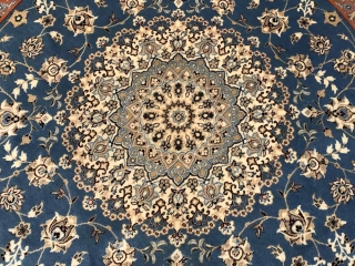 丸いセンターラグペルシャ絨毯、円形のブルー色ナイン産1810156