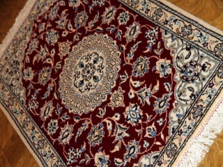 赤色綺麗な玄関マット、手織りペルシャ絨毯ナイン40549