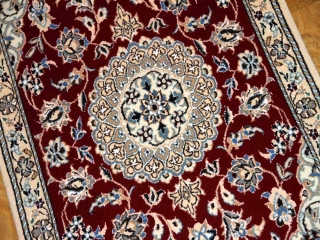 赤色綺麗な玄関マット、手織りペルシャ絨毯ナイン40549