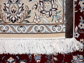 手織りイラン製リビングラグ、ペルシャ絨毯ナイン赤赤い21151