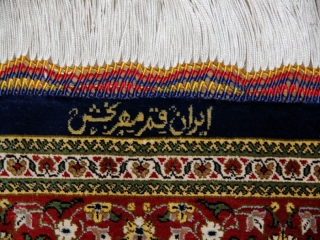 とっても綺麗なネイビーブルー色のシルク玄関マットペルシャ56071