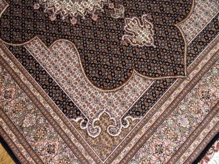 とてもかっこいいデザインの手織りペルシャ絨毯57049