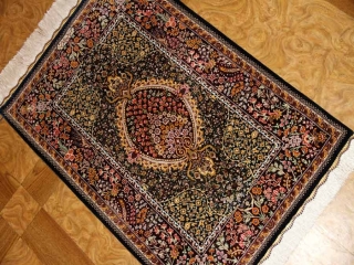 逸品のペルシャ絨毯シルクの玄関マットサイズ56034