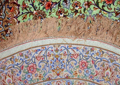 ペルシャ絨毯の丸、シルク手織りクム産地2456261