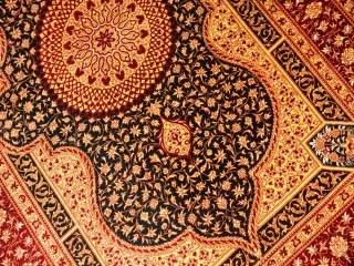 激安ペルシャ絨毯、センターラグシルク手織りクム産地43004