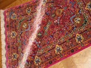 とても可愛いピンク色の高級シルク絨毯57007