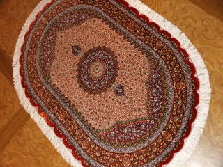 ペルシャ絨毯シルクの楕円形、とても可愛いピンク色44243