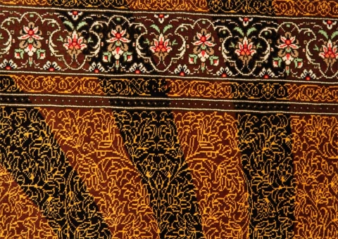 ペルシャ絨毯シルク珍しいデザインと色合い248427