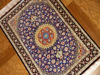 マンションの玄関マット、クムシルクペルシャ絨毯ブルー60039