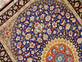 マンションの玄関マット、クムシルクペルシャ絨毯ブルー60039