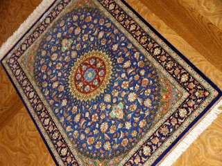 ブルー色の玄関マットマンションサイズ、手織りペルシャシルク絨毯60047