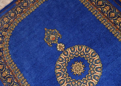 素敵なブルー色手織りペルシャ絨毯クムシルク玄関マット43694