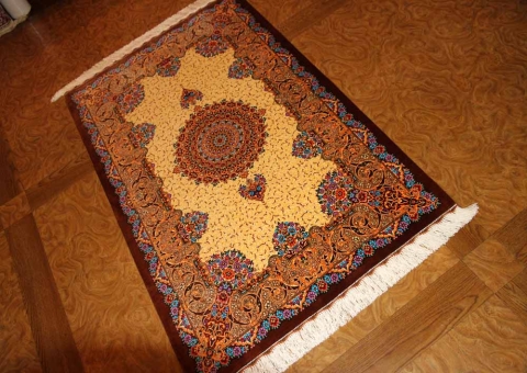 クムシルク手織りペルシャ絨毯玄関マット248426、