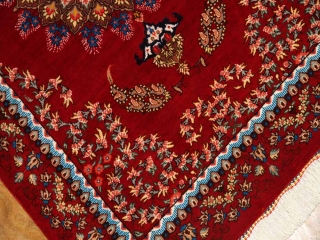 赤いペルシャ絨毯の玄関マットマンションサイズクムシルク60036