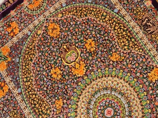 最高級手織りセンターラグ、クムシルクのペルシャ絨毯60022