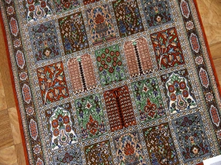 ペルシャ絨毯クムシルクヘシティーデザイン49042