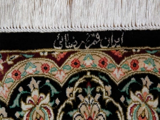 伝統的なペルシャ絨毯の模様クムシルク56076