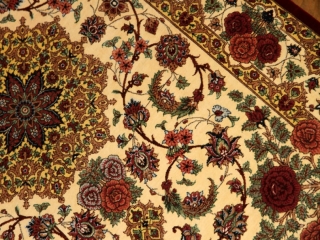 赤いバラの花じゅうたんペルシャシルクの玄関サイズ56086