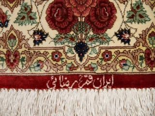 赤いバラの花じゅうたんペルシャシルクの玄関サイズ56086