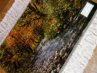 森の風景と川のピクチャー手織りタブリーズ絨毯50106