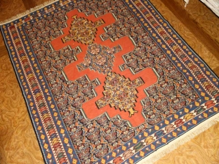 高級ペルシャキリムのセネ産地センターラグ84000