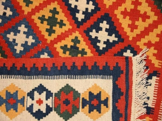 手織りシラズキリムのセンターラグウール65000