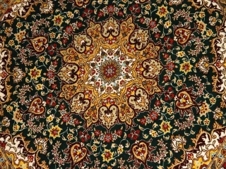 ペルシャ絨毯の丸、シルク手織りクム産地32612
