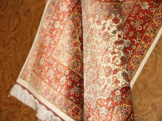 イラン製ペルシャ絨毯クムシルクのセンターラグ60026