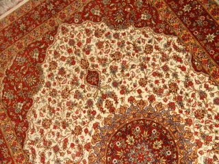 イラン製ペルシャ絨毯クムシルクのセンターラグ60026