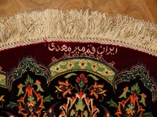 丸いシルクの手織りペルシャ絨毯クム赤い色34647