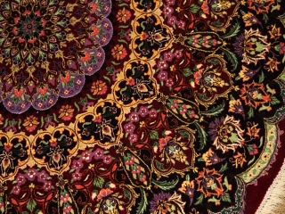 丸いシルクの手織りペルシャ絨毯クム赤い色34647