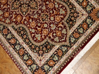 代表的なペルシャ絨毯の模様と色合いクムシルク56085