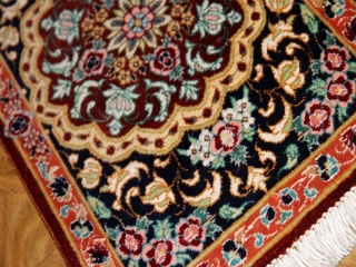 ミニシルクペルシャカーペット手織りクム20769、small silk persian carpet