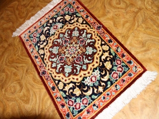 ミニシルクペルシャカーペット手織りクム20769