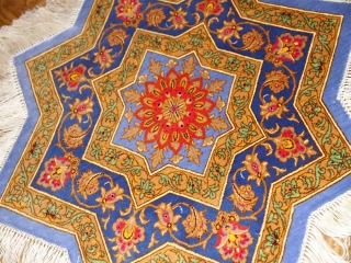 変わってるペルシャ絨毯の形星形、クムシルク57005