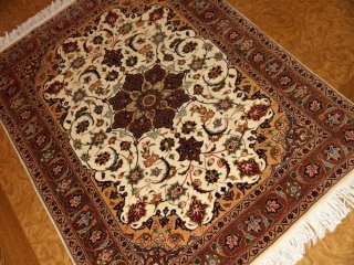 センターラグ手織りペルシャ絨毯タブリーズメダリオンデザインA165000