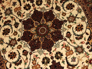 センターラグ手織りペルシャ絨毯タブリーズメダリオンデザインA165000