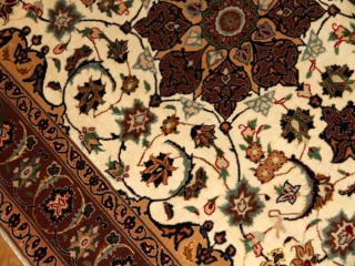 センターラグ手織りペルシャ絨毯タブリーズメダリオンデザインA165000