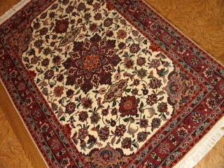 ペルシャ手織りじゅうたんタブリーズのセンターラグ958000