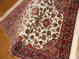 ペルシャ手織りじゅうたんタブリーズのセンターラグ958000