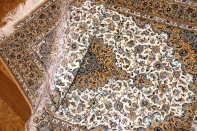 伝統的なメダリオンデザイン、カシャーンシルクペルシャ絨毯49085