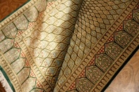 手織りペルシャ絨毯クムシルク、人気ゴンバディデザイン48081