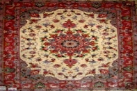 ペルシャ手織り絨毯ソファー前タブリーズ35296