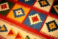 キリムのソファー前シラズジュウタンキリム8067