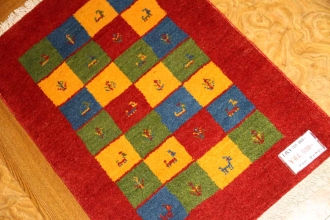 代表的なイラン製のギャッベとてもカラフルな色彩28143