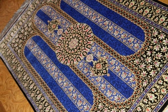 クムシルク手織りペルシャ絨毯ブルー色玄関マット146995