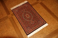 バラいっぱいシルクペルシャ絨毯、レッドローズ56010