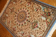 ペルシャ玄関絨毯クムシルクベージュ50029