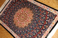 とても綺麗な花模様のシルク手織りペルシャ56007